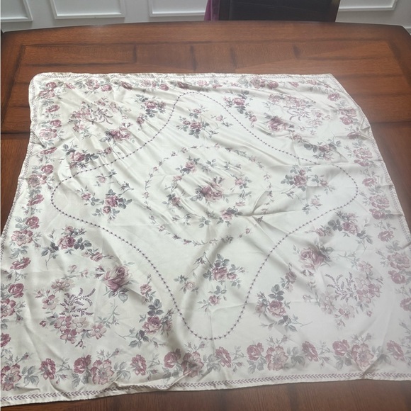 Vintage silk large Laura Ashley Pink and Purple Floral scarf - Picture 12 of 12